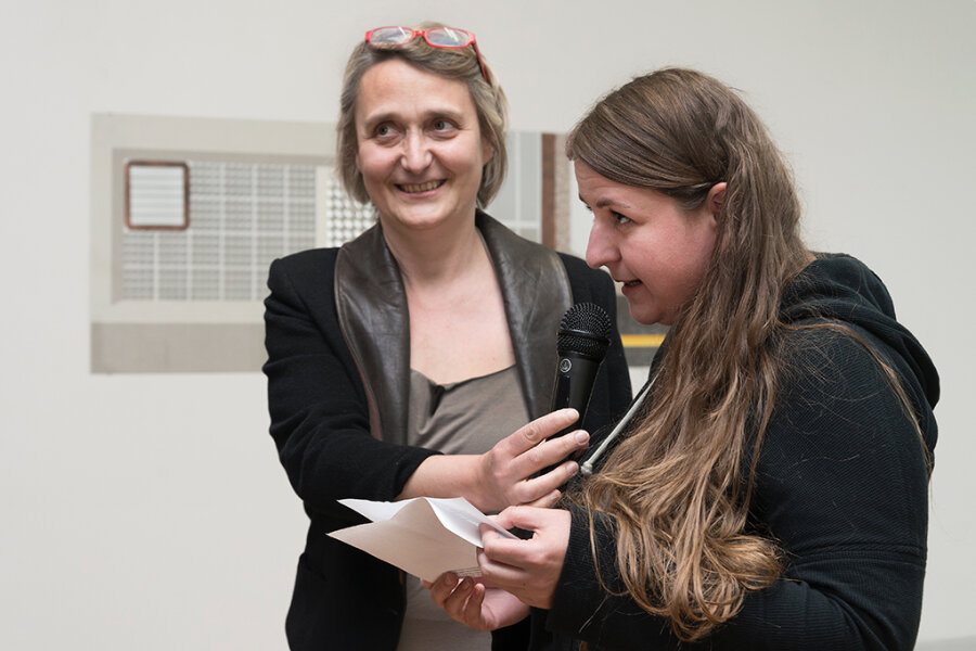 Kurátorka Terezie Petišková a Vendula Chalánková (foto: M. Dvořáková)